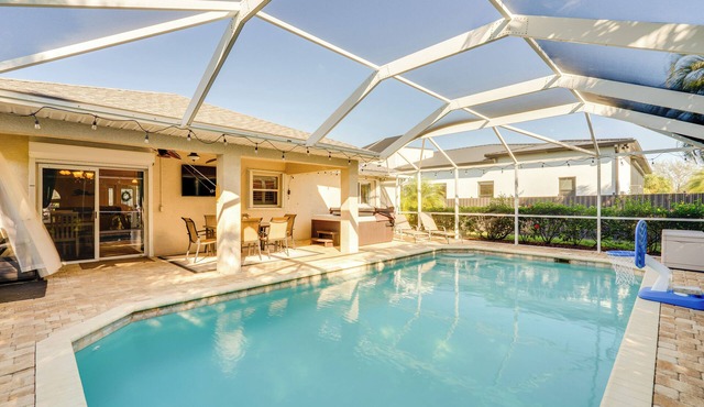 Game Room & Hot Tub: Easy Cape Coral Adventures