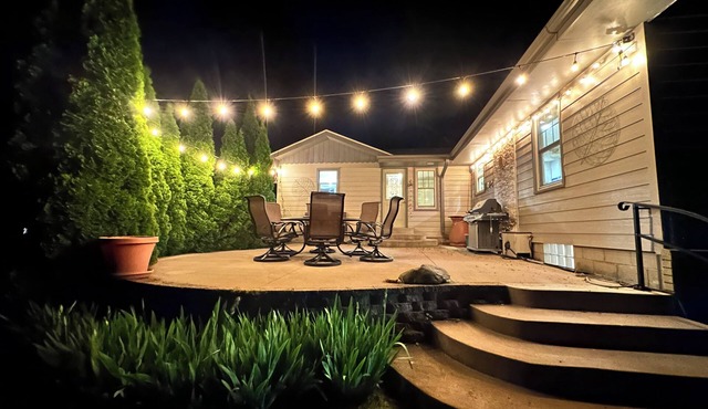 Game Room! -Lakefront 5BRM - Huge Yard