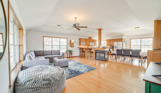 Game Room & Large Yard: Vinita Farmhouse!