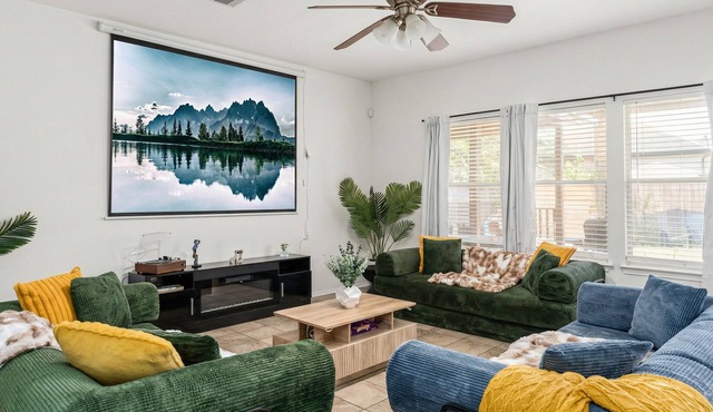 Game Room - Massage Chairs - Spacious - 8 King Bds