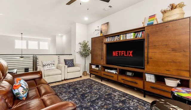 Game room, Pool, Chef's Kitchen, 25 min to DT