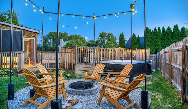 Game Room, Pool & Hot Tub/Sleeps 14/Pet Friendly