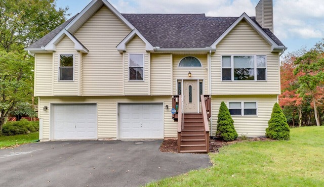 Game Room Retreat - 5 Mi to Big Boulder Mtn!