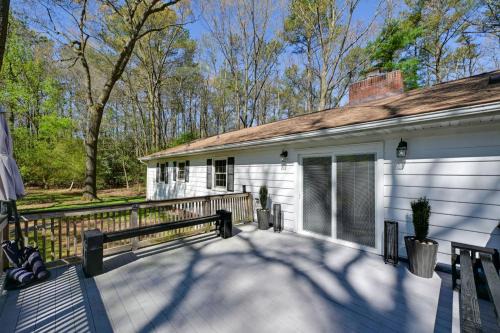Game Room! Serene 15-Acre Nature Escape in Delmar