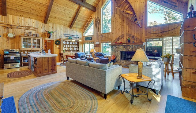 Game Room + Views: Cabin Near Purgatory Resort!