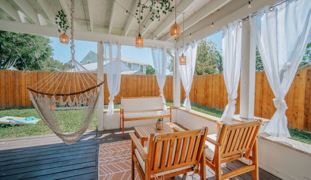 Game Room & Yard Cozy, Family-Friendly Stay