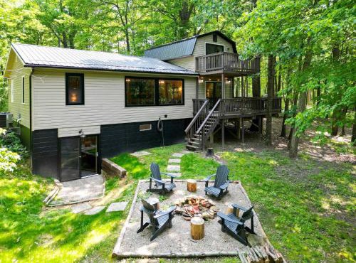 Game RoomHot Tub4mi to Rock HouseGives Back!