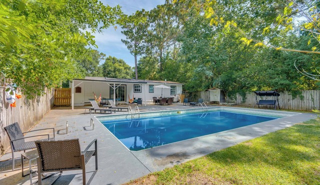 Game, Swim & Explore: Family Home in Pensacola
