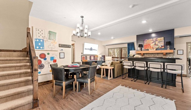 Game Themed Lodge at Tall Timbers Camp Private Hot Tub Wet Bar Free Attraction Tickets