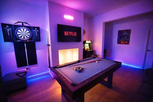 Game Zone, Trafford Centre Nearby, Sleeps 8