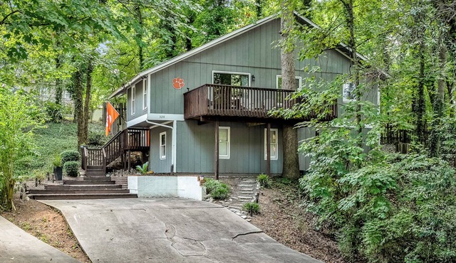 Gameday Getaway! - Less than 2 miles from Death Valley!