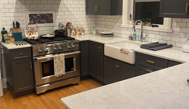 Gameday Luxury House - Spacious 5-bedroom house 3 blocks from Camp Randall