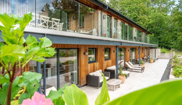 Gamekeeper's Lodge - sleeps 8 guests in 4 bedrooms