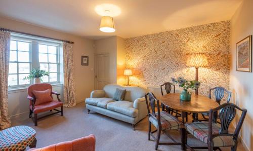 Gamekeepers Cottage near Gorebridge