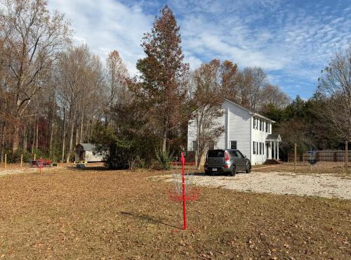 Gamers & Disc Golfers Dream Stay! Spacious 4BR in Peaceful Setting