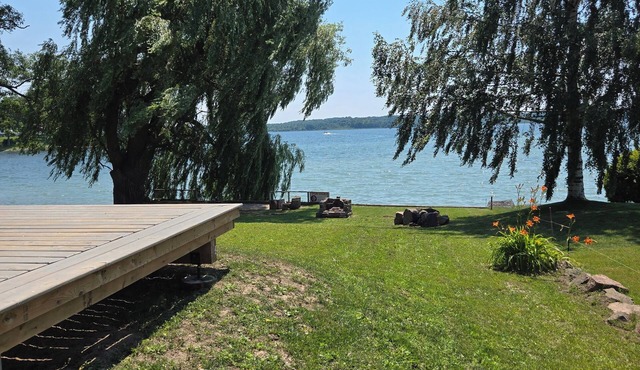 Gananoque Getaway: Discover The 1000 Islands from Your Riverfront Retreat