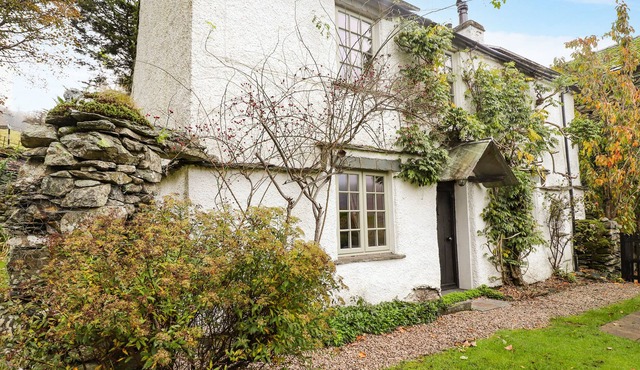 GARA GARTHE, pet friendly, with open fire in Troutbeck