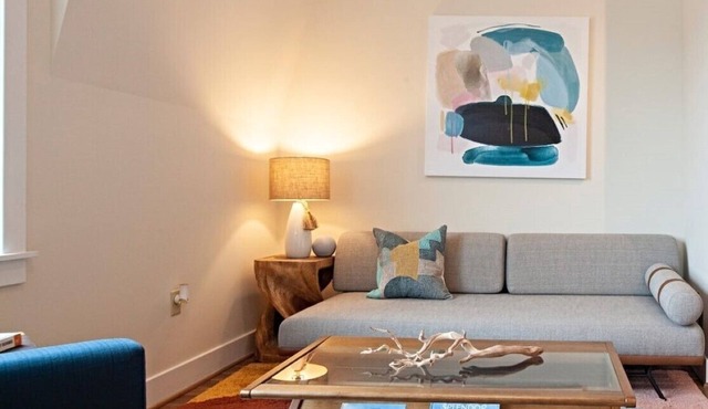 Garage Parking - A Cozy and Stylish Suite Xcape