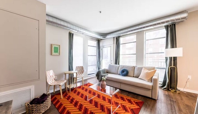 Garage Parking Central West End near Hospitals