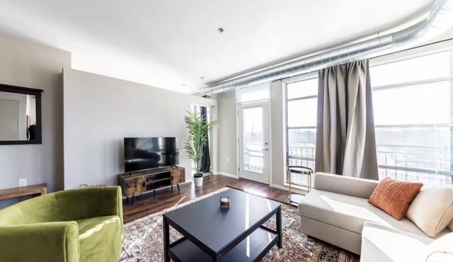 Garage Parking Cozy Central West End Condo