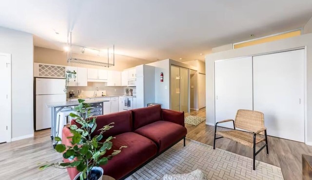 Garage Parking CWE Condo near STL Hospitals