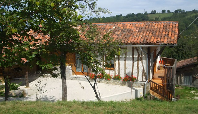 Garaouet Holiday Home with Mountain View, Garden, and Parking