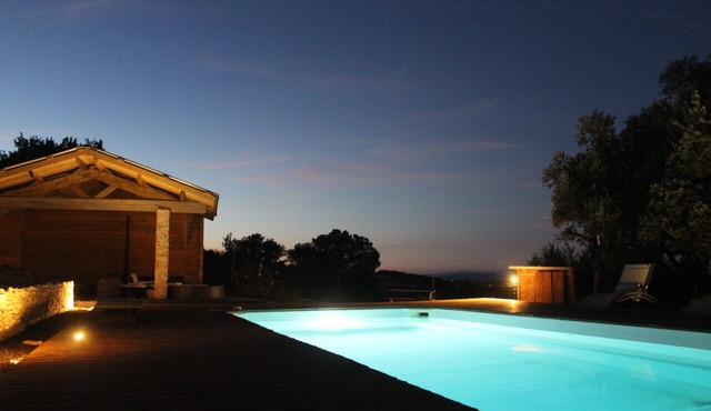 Gard: Maison en Campagne Avec Piscine, Calme et vue Splendide