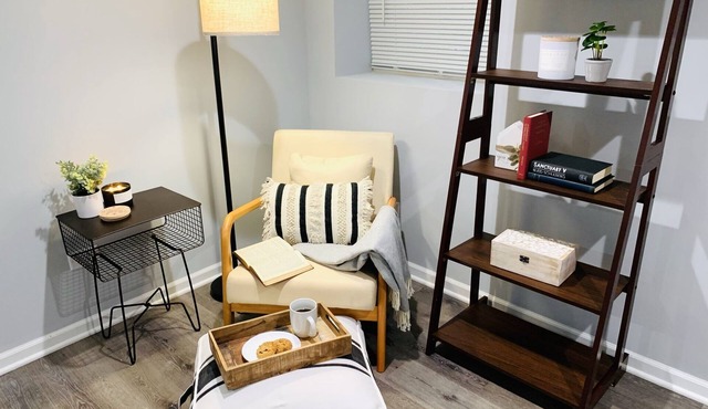 Garden 1BR Condo W/Free Parking & Comfy Double Bed