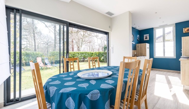 Garden and comfort 600m from the Jetée beach