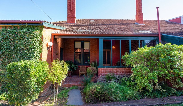 Garden and Loft Apartment - Mansion Buxton