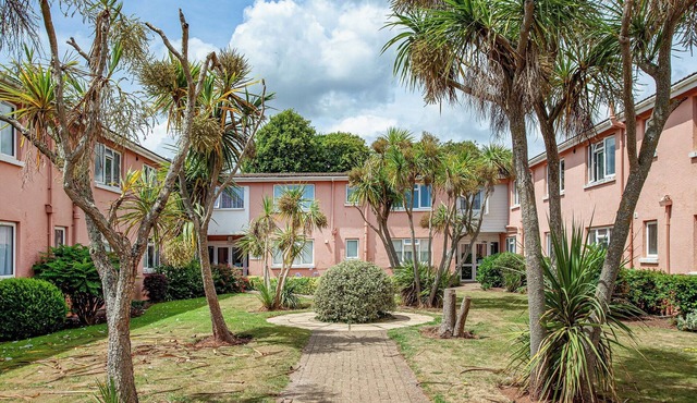 Garden Apartment - UK44654