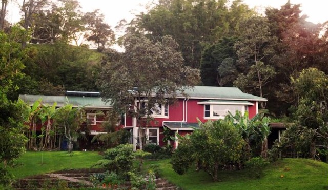 Garden Apartment w/Hot Tub on Historic Homestead
