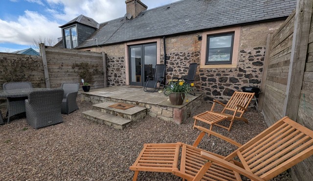 Garden Bank Cottage - Two Bedroom House, Sleeps 4