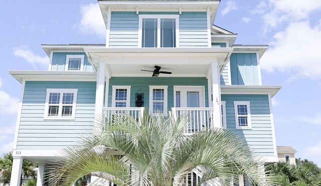 Garden City Pet friendly beach house! Golf car provided. 3 min ride to the beach