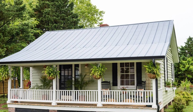 Garden Cottage in Downtown Mathews