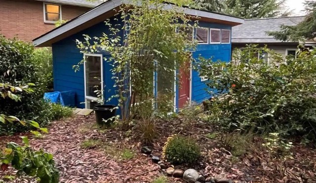 Garden Cottage in Phinney-Ballard