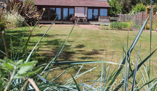 Garden Cottage in stunning rural location but only 5 minutes from Taunton.