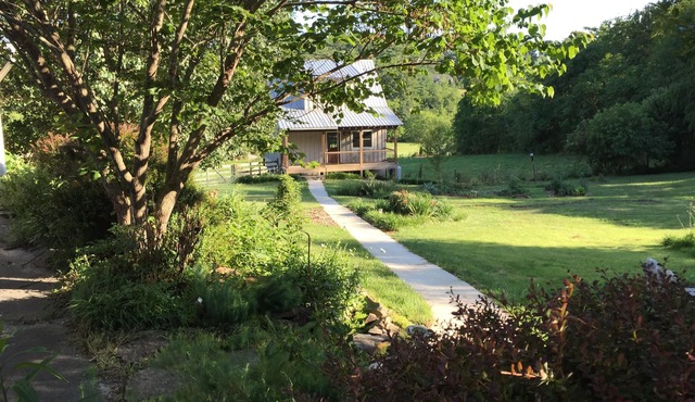 Garden Cottage near Asheville and Blue Ridge Parkway