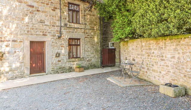 GARDEN COTTAGE, pet friendly, with a garden in Mickleton, Teesdale