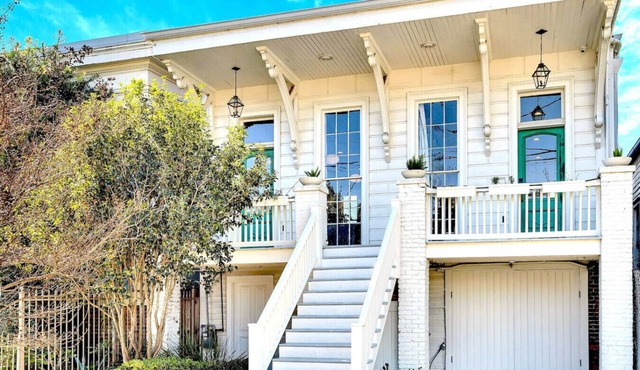 Garden District Gem - Walk to Magazine Street!
