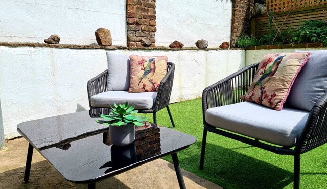 Garden flat in central Hove, close to the beach, shops, bars and restaurants