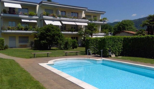Garden flat in Ticino with swimming pool