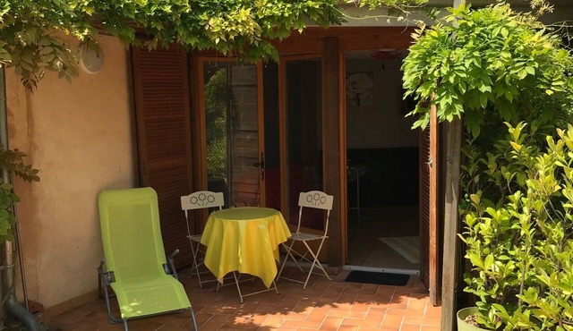 GARDEN GROUND APARTMENT