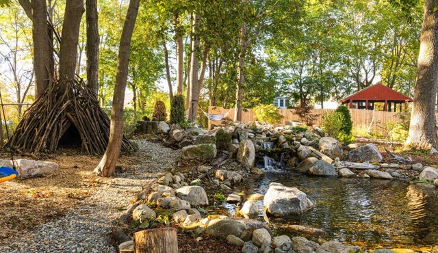 Garden Getaway with Hot Tub
