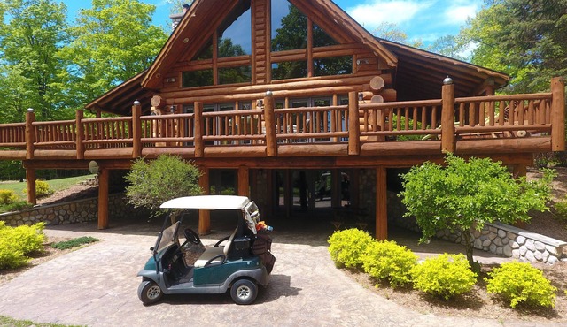 Garden Golf Lodge - Snowmobile trail nearby. Large heated garage.