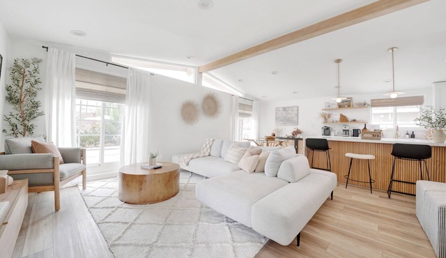 Garden Grove 3BR · Putting Green · Private Yard · Monthly Stays