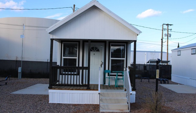 Garden Grove Cottage #1