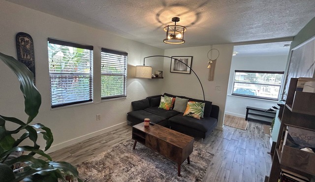 Garden Grove, Dania Getaway