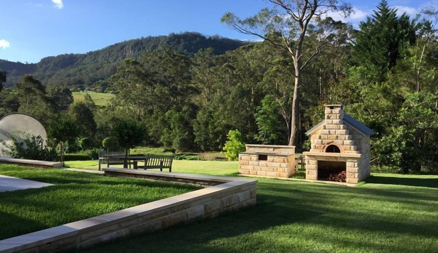 Garden Hill Wellness Sandstone Retreat: Gardens/Heated Pool/Massage/Tennis Court