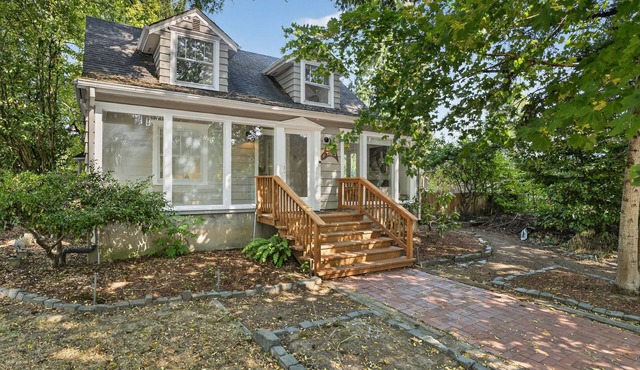 Garden Home Garden, Near a Golf Course